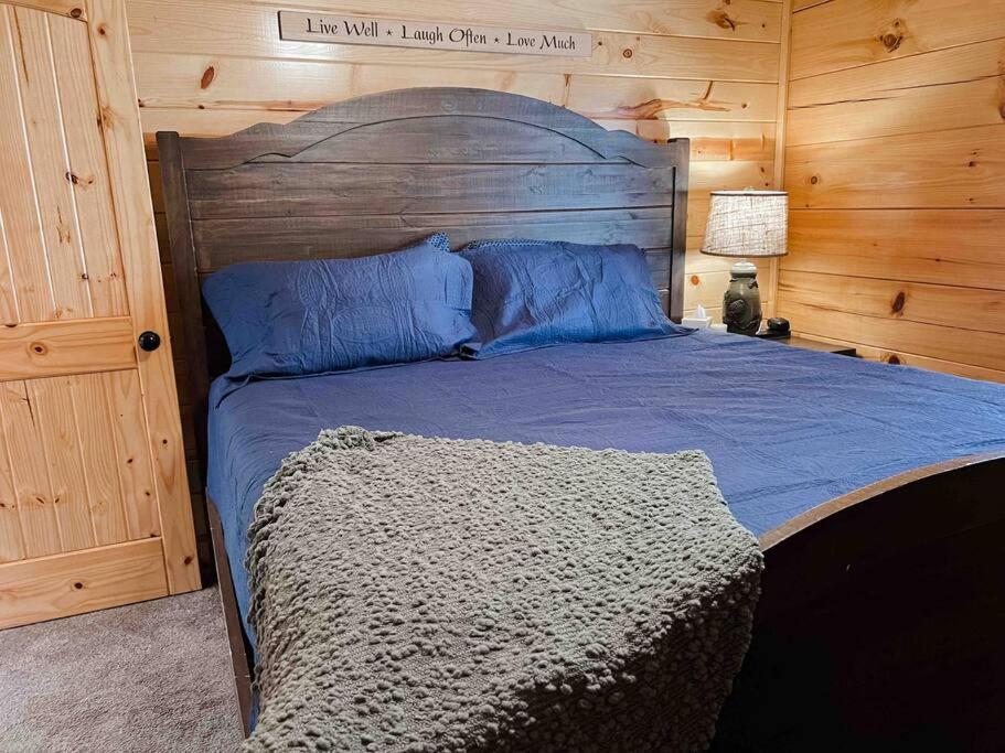 Indoor Heated Pool Hot Tub Cabin Сивиървил Екстериор снимка