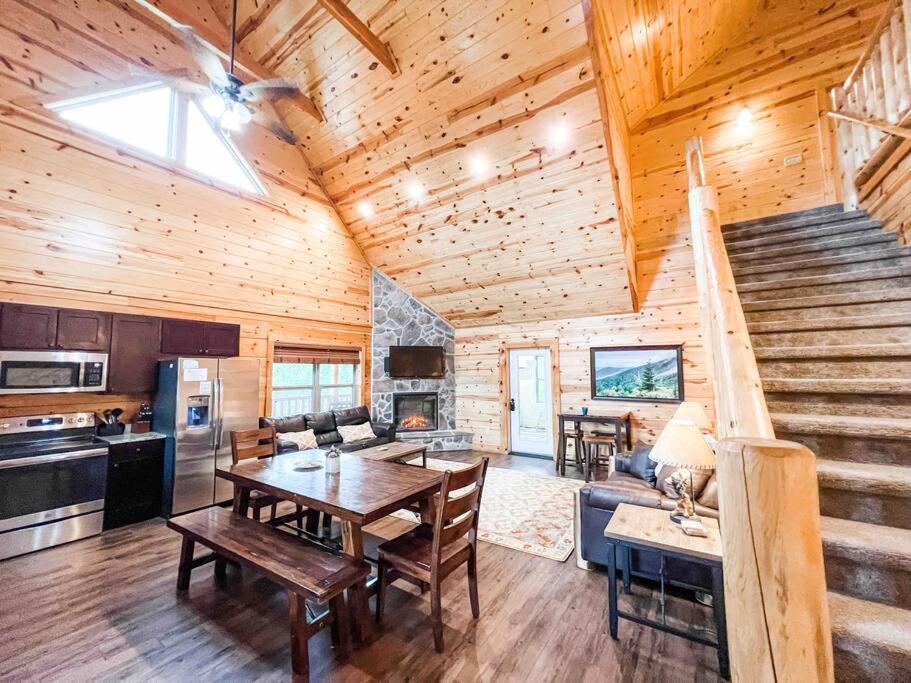 Indoor Heated Pool Hot Tub Cabin Сивиървил Екстериор снимка