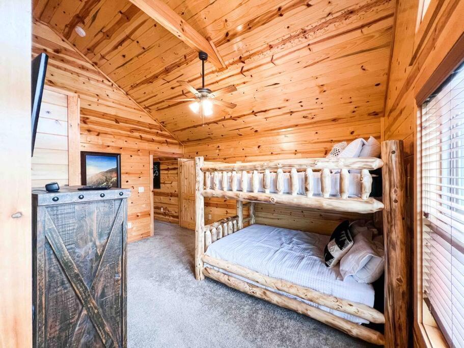 Indoor Heated Pool Hot Tub Cabin Сивиървил Екстериор снимка