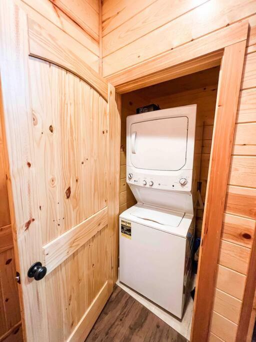 Indoor Heated Pool Hot Tub Cabin Сивиървил Екстериор снимка