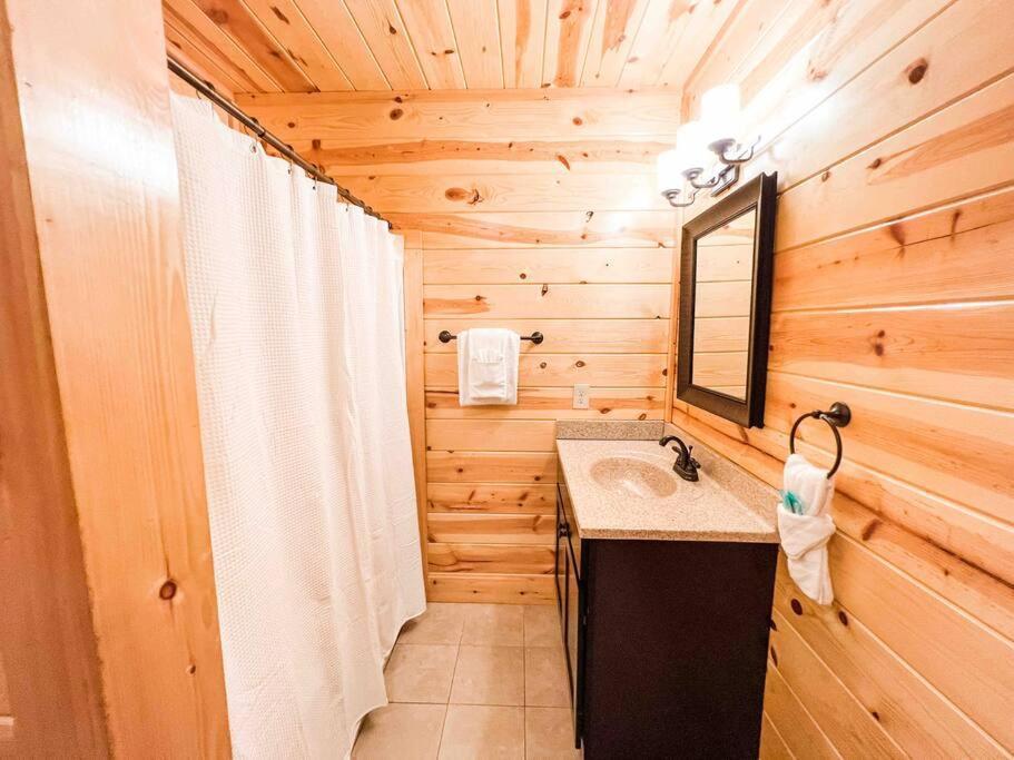 Indoor Heated Pool Hot Tub Cabin Сивиървил Екстериор снимка