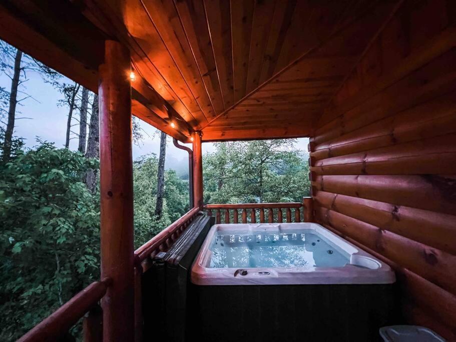 Indoor Heated Pool Hot Tub Cabin Сивиървил Екстериор снимка