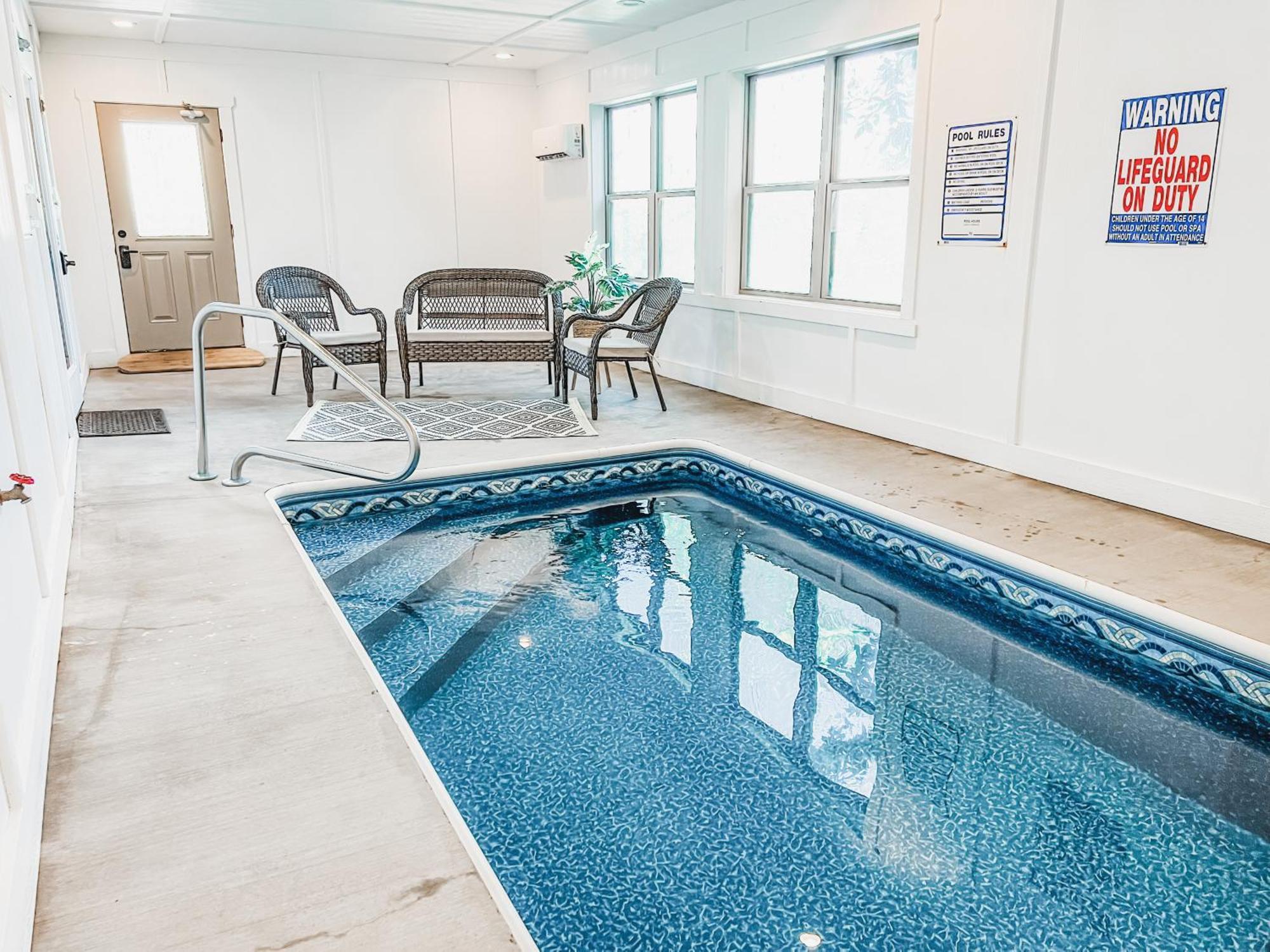Indoor Heated Pool Hot Tub Cabin Сивиървил Екстериор снимка