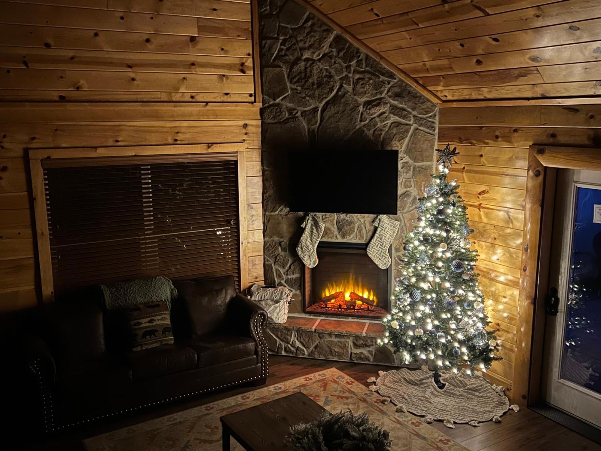 Indoor Heated Pool Hot Tub Cabin Сивиървил Екстериор снимка
